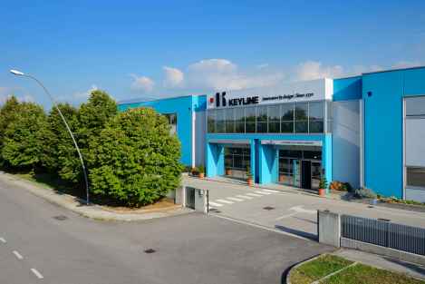 visuale-alta-facciata-azienda